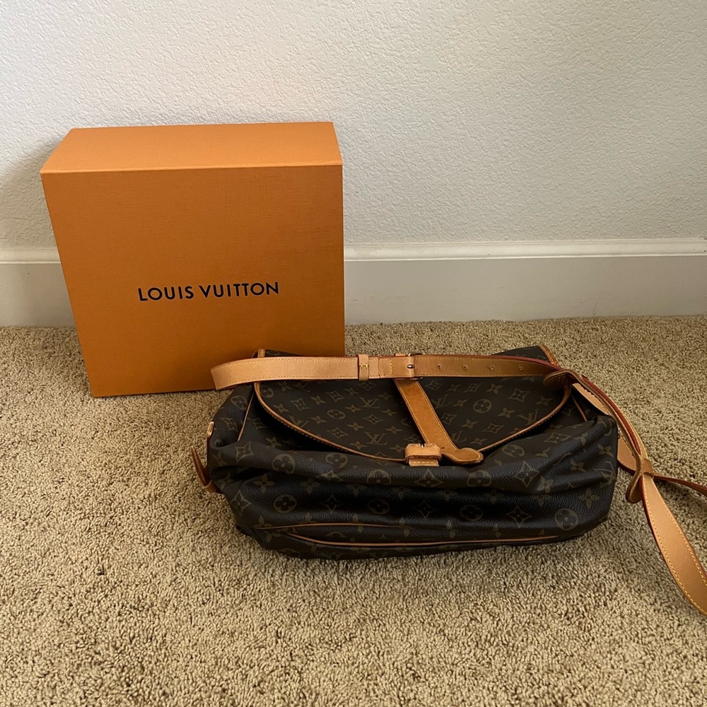 Louis Vuitton Samur 35. Box not included - Picture 5 of 7
